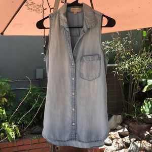 Cloth & Stone Sleeveless Chambray Shirt